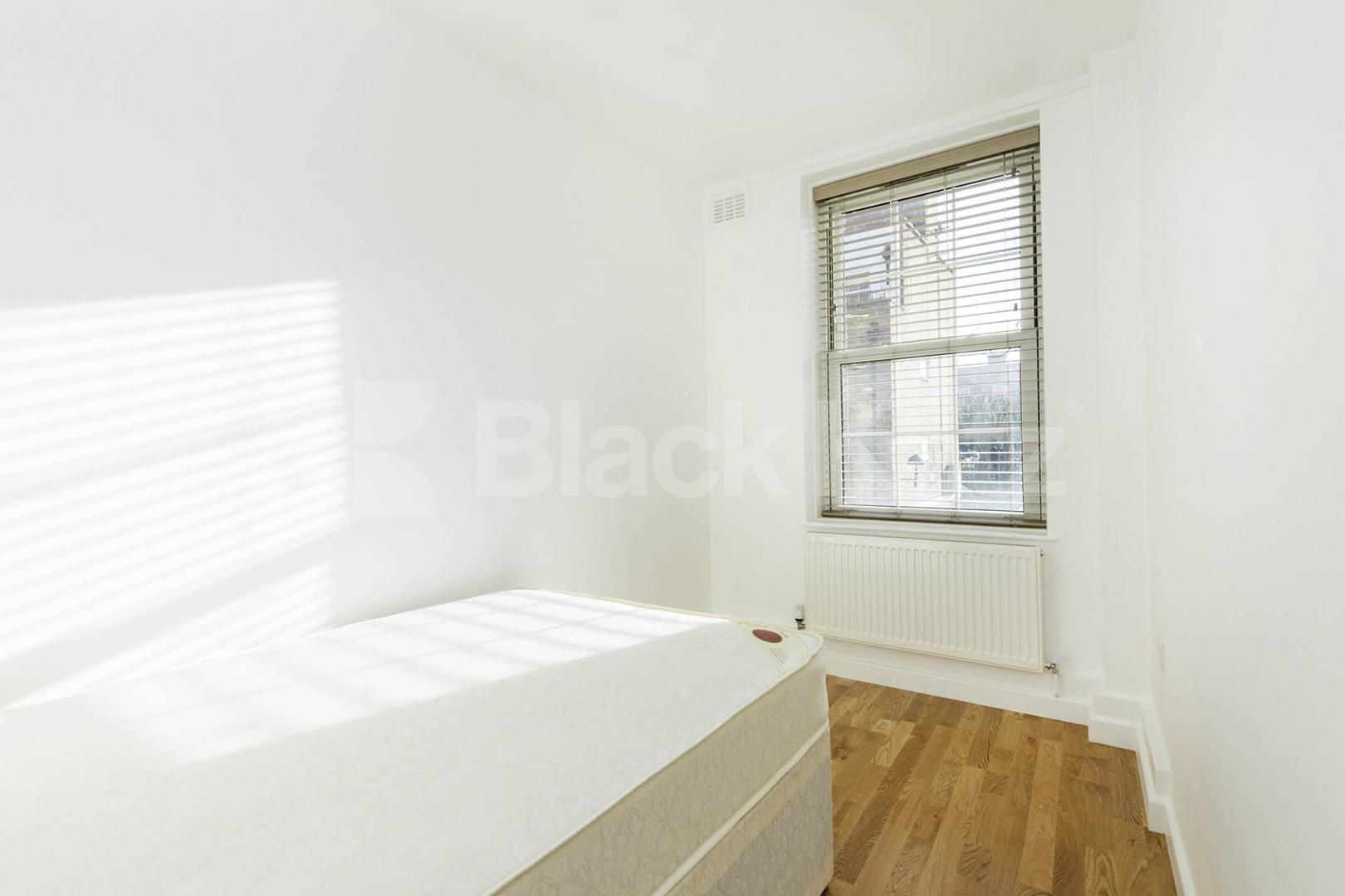 Newly refurbished three double bedroom two bathroom flat mins to Euston. Cranleigh Street, Camden